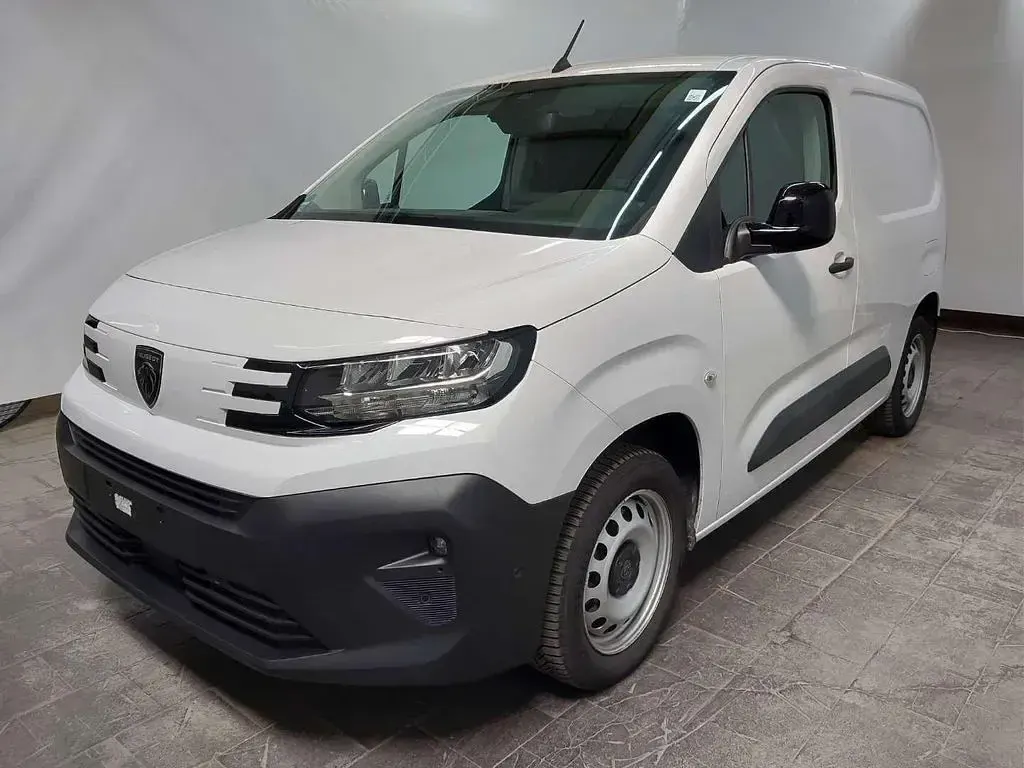 Gebraucht Peugeot Partner 131 PS (96 kW) 2025 Weiß Van / Kleinbus