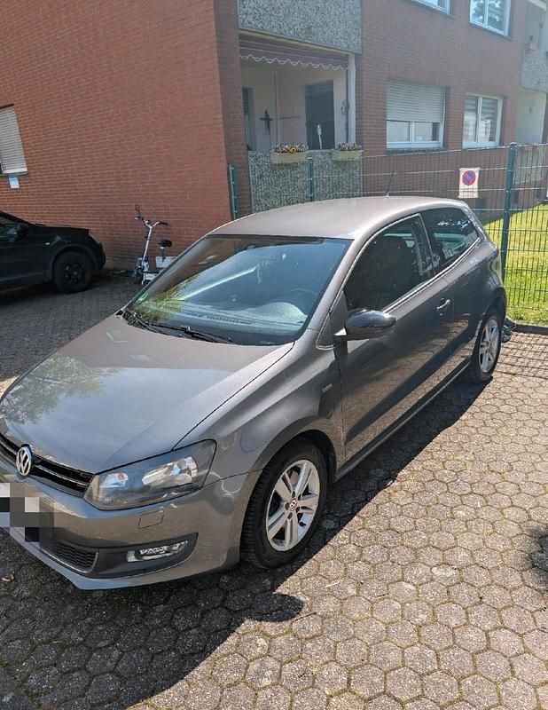 Gebraucht VW Polo Match 105 PS (77 kW) 2012 Grau Kleinwagen