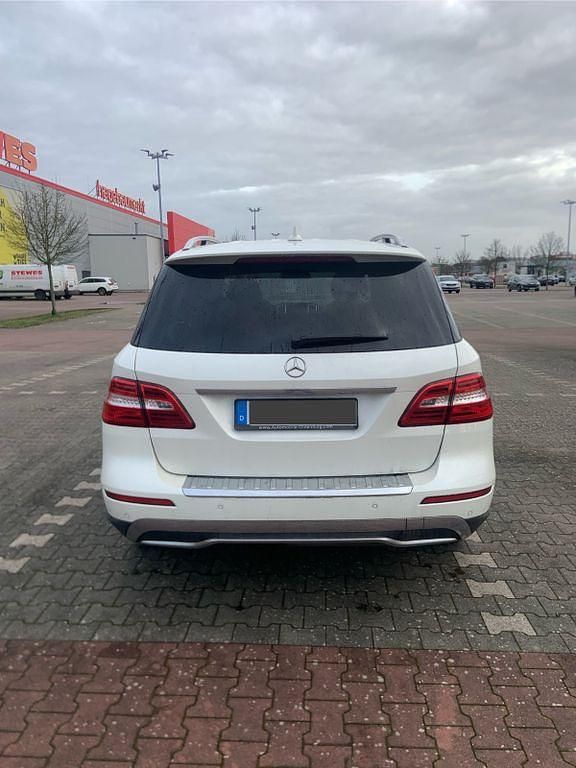 Gebraucht Mercedes ML350 258 PS (189 kW) 2013 Weiß SUV