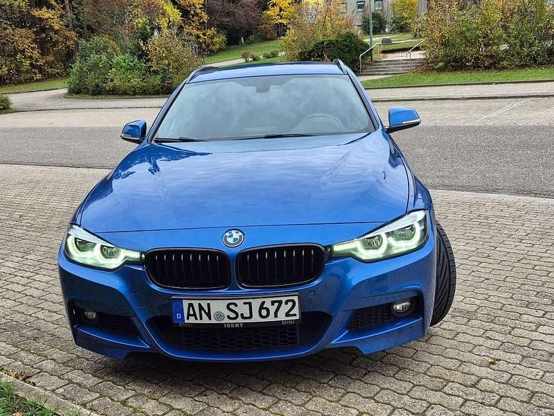 Gebraucht BMW 330 M Sport 258 PS (189 kW) 2018 Blau Kombi