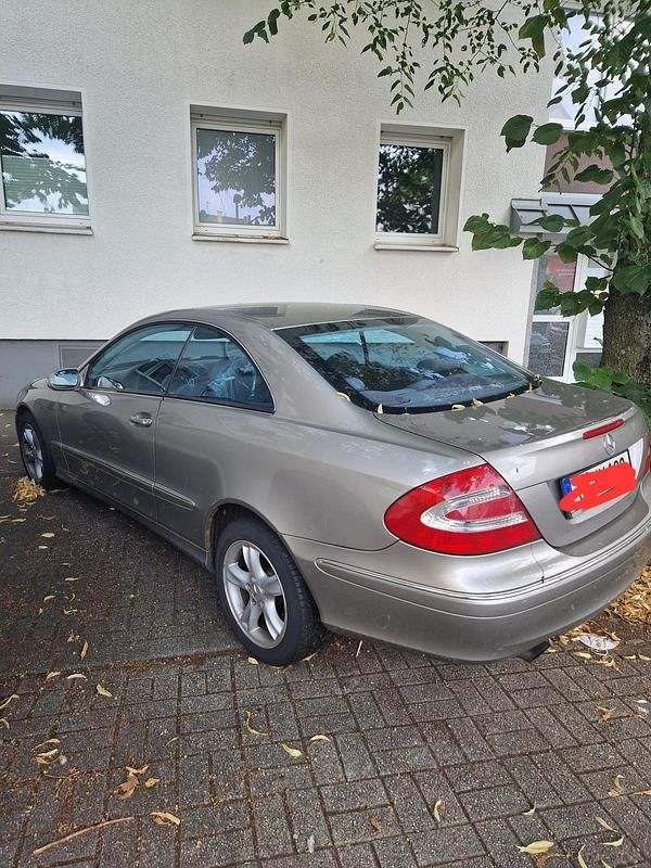 Gold Gebraucht 2003 Mercedes CLK200 Coupé | 1.850 € - Bild 1/4
