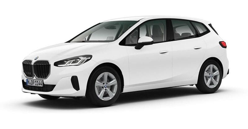 Weiß Gebraucht 2025 BMW 220 Active Tourer Luxury Line Van / Kleinbus | 33.886 € (Fairer Preis) - Bild 1/4