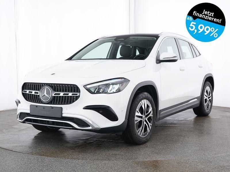 Weiß Gebraucht 2024 Mercedes GLA220 Progressive SUV | 41.790 € (Fairer Preis) - Bild 1/4