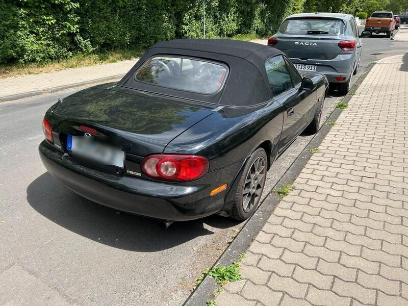 Schwarz Gebraucht 2004 Mazda MX5 Cabrio | 6.100 € (Guter Preis) - Bild 1/4