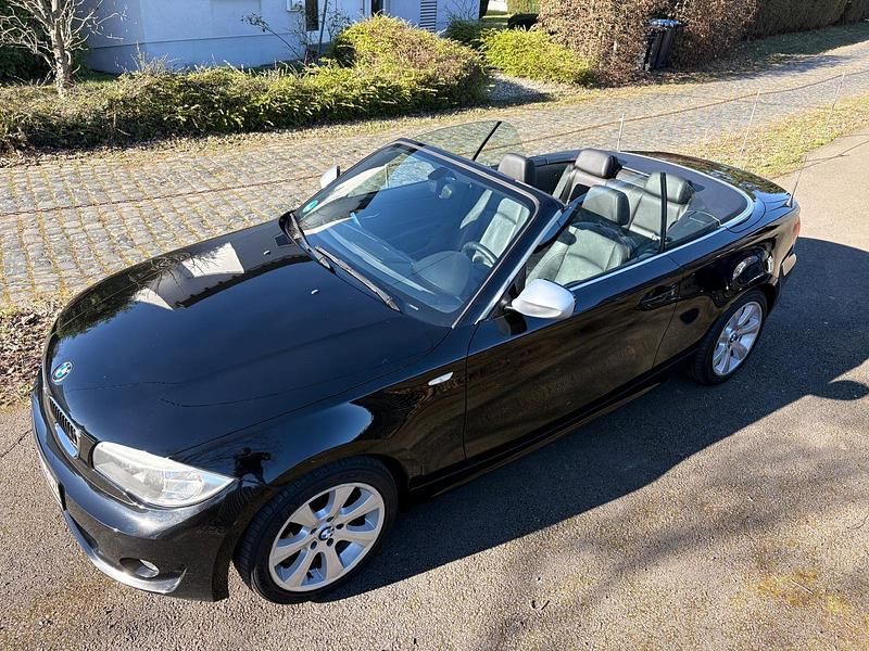 Gebraucht BMW 118 Cabriolet 143 PS (105 kW) 2013 Schwarz Cabrio