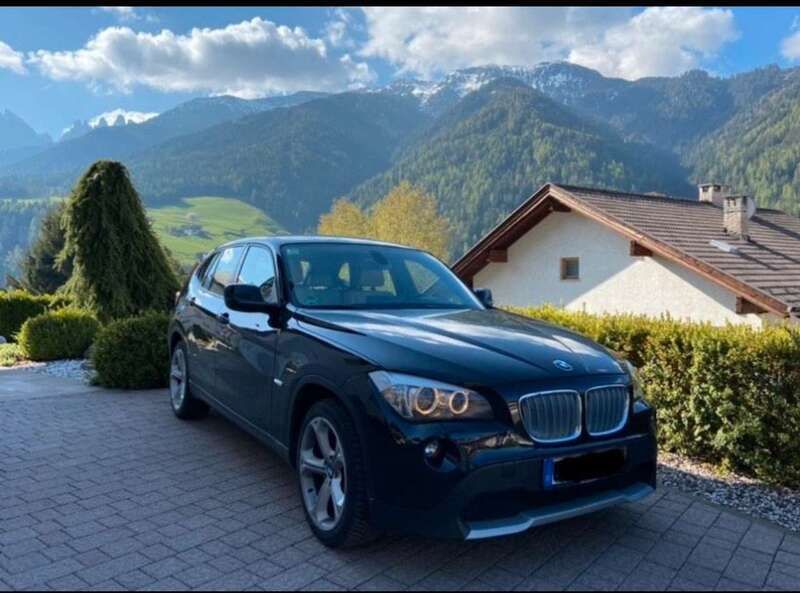 Schwarz Gebraucht 2011 BMW X1 SUV | 11.000 € (Etwas zu teuer) - Bild 1/4