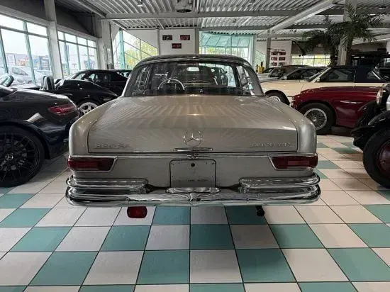 Gebraucht Mercedes W111 120 PS (88 kW) 1966 Silber Coupé