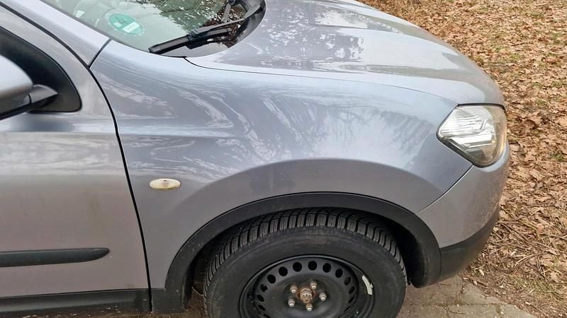 Gebraucht Nissan Qashqai 130 PS (95 kW) 2013 Silber SUV