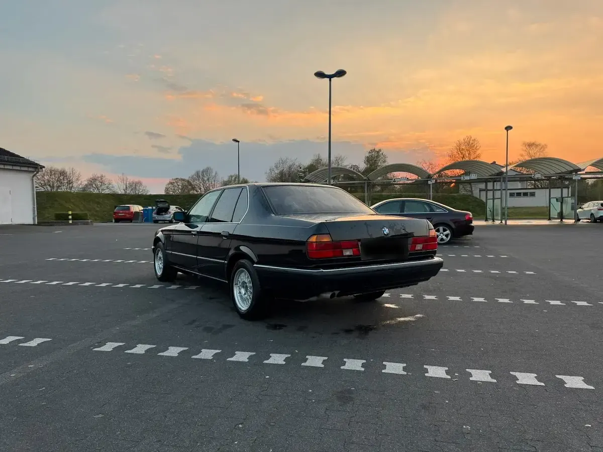 Gebraucht BMW 730 188 PS (138 kW) 1993 Schwarz Limousine