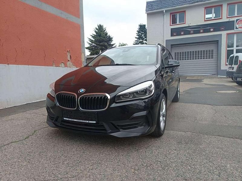 Blacksapphiremetallic Gebraucht 2020 BMW 225 Advantage Kombi | 16.900 € (Guter Preis) - Bild 1/4