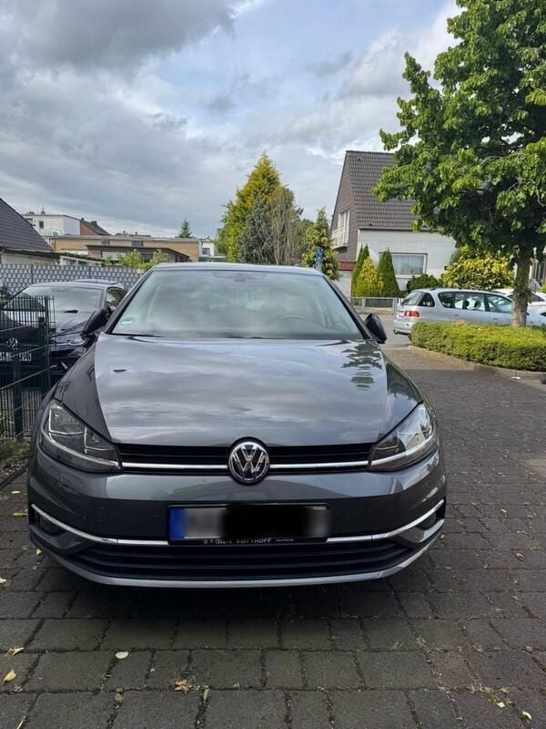 Grau Gebraucht 2019 VW Golf VII Join Limousine | 14.600 € (Guter Preis) - Bild 1/4