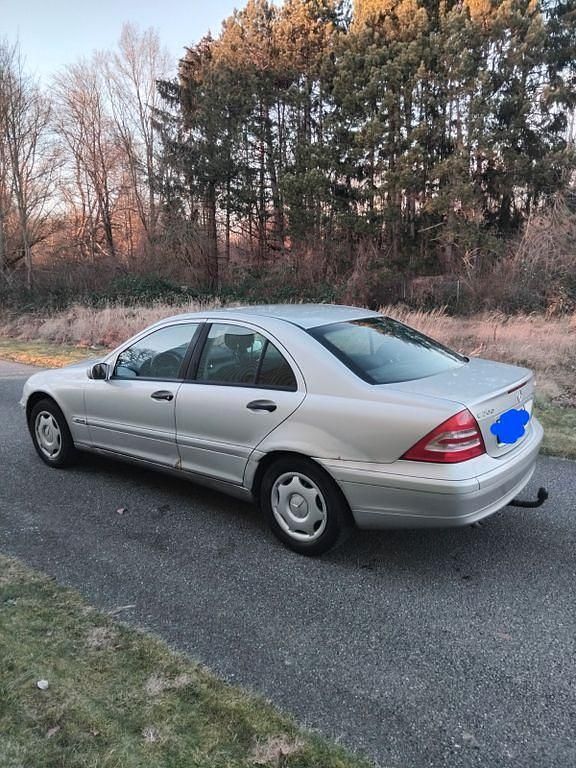 Gebraucht Mercedes 200 121 PS (88 kW) 2003 Silber Limousine