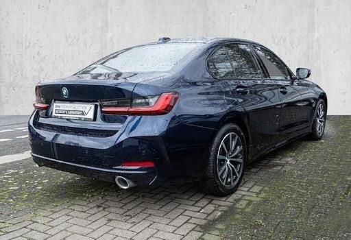 Gebraucht BMW 320e Sport Line 204 PS (150 kW) 2022 Blau Limousine