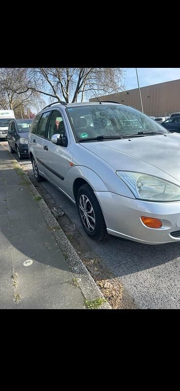 Gebraucht Ford Focus 75 PS (55 kW) 2001 Silber Kombi