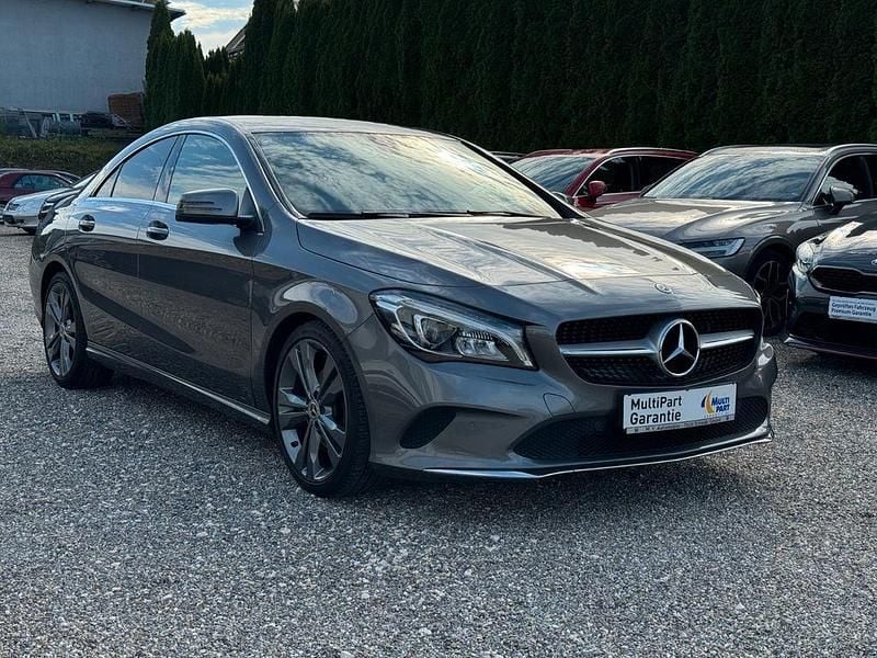 Grau Gebraucht 2018 Mercedes CLA180 Urban Limousine | 15.490 € (Guter Preis) - Bild 1/4
