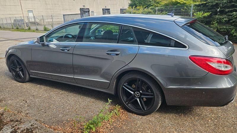 Gebraucht Mercedes CLS220 Shooting Brake 170 PS (125 kW) 2016 Grau Kombi