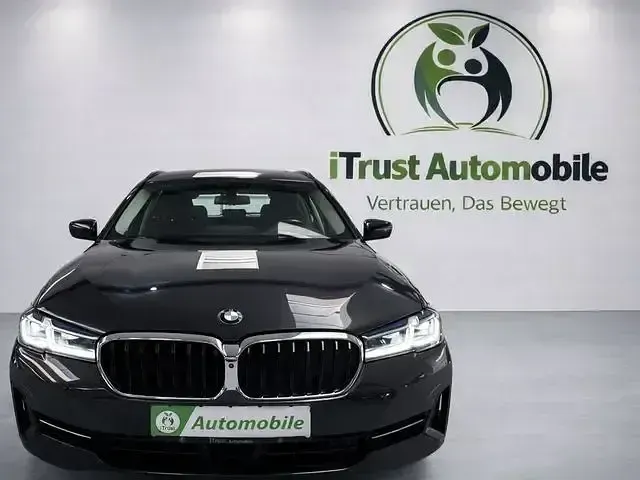 Gebraucht BMW 520 Sport Line 190 PS (139 kW) 2020 Grau Kombi