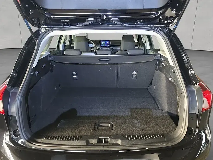 Używany Ford Focus Cool & Connect 125 KM (91 kW) 2022 Czarny Sedan/Limuzyna