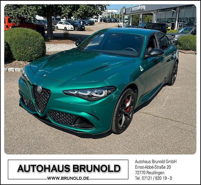 Grün Neu 2025 Alfa Romeo Giulia Quadrifoglio Limousine | 98.900 € - Bild 1/4