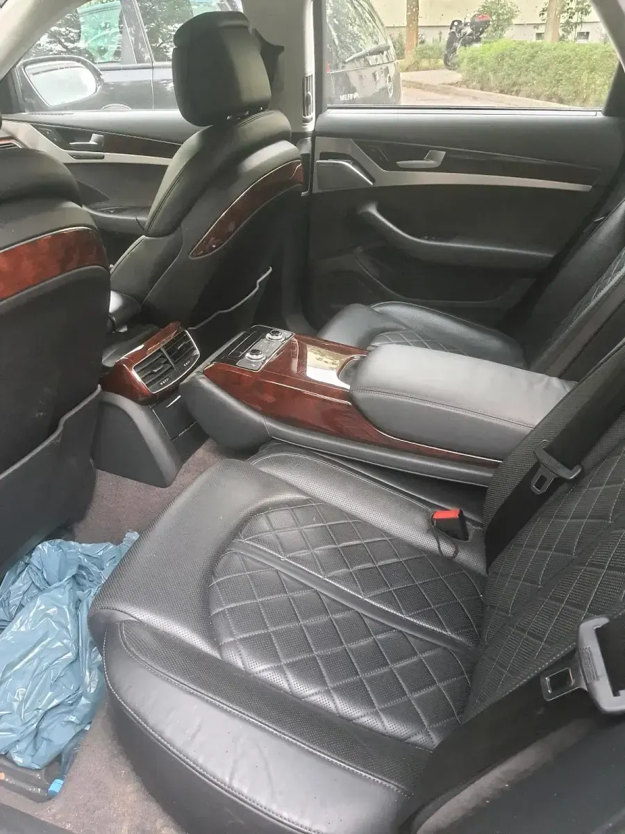 Gebraucht Audi A8 250 PS (183 kW) 2011 Schwarz Limousine