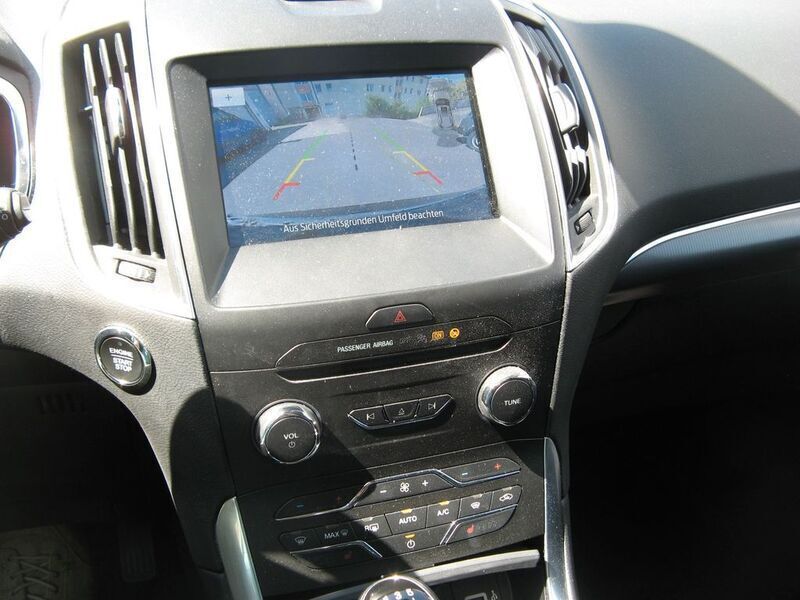 Schwarz Gebraucht 2020 Ford S-MAX Titanium Van / Kleinbus | 16.900 € (Fairer Preis) - Bild 1/4