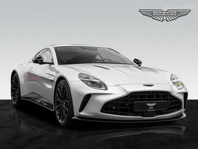 Silber Gebraucht 2025 Aston Martin V8 Vantage Launch Edition Coupé | 227.665 € (Etwas zu teuer) - Bild 1/4