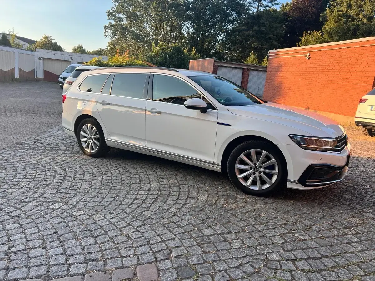 Gebraucht VW Passat GTE 218 PS (160 kW) 2021 Weiß Kombi