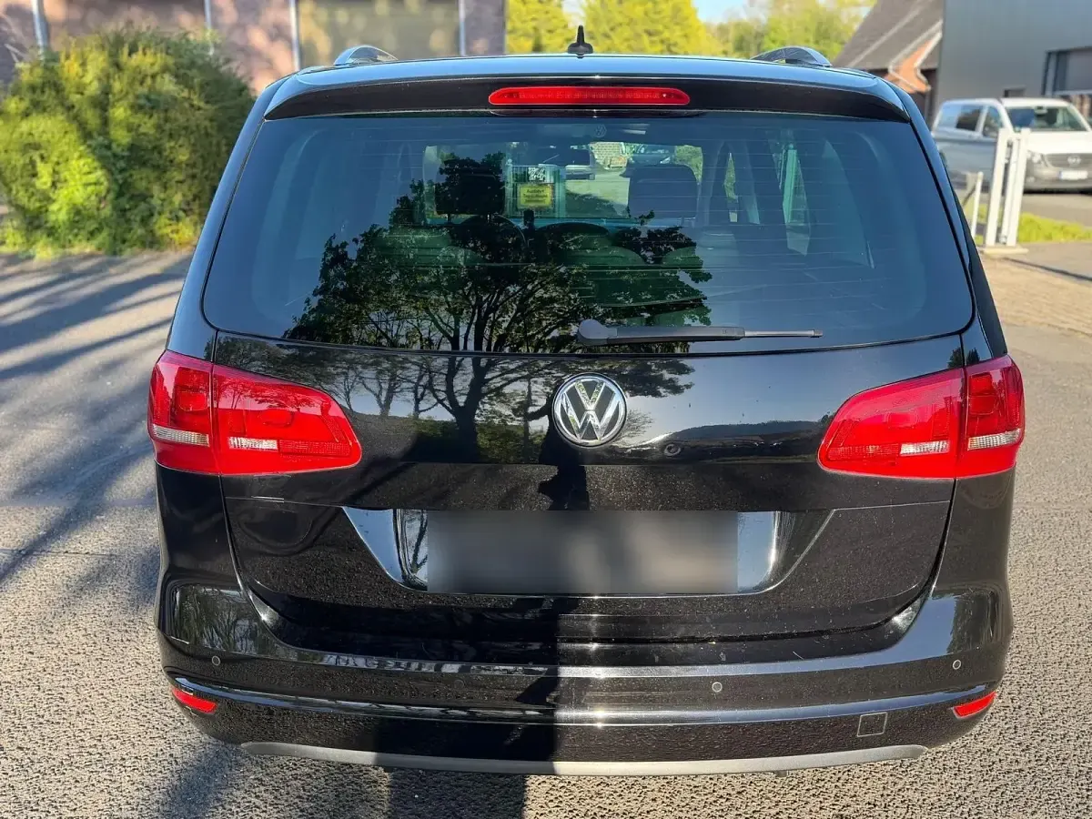 Gebraucht VW Sharan 140 PS (102 kW) 2014 Schwarz Van / Kleinbus