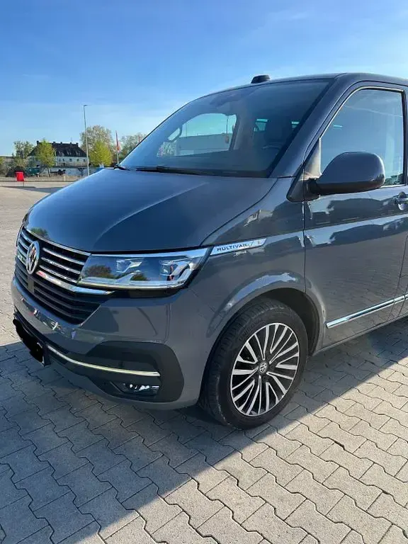 Gebraucht VW Multivan Generation Six 150 PS (110 kW) 2021 Grau Van / Kleinbus