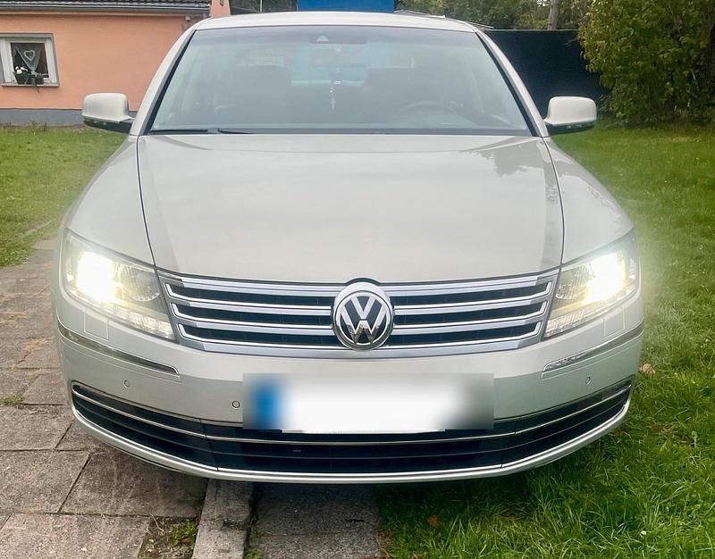 Beige Gebraucht 2014 VW Phaeton Limousine | 12.399 € (Fairer Preis) - Bild 1/4