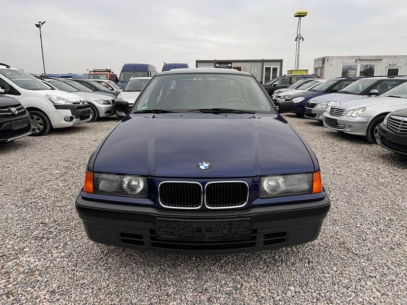 Gebraucht BMW 316 102 PS (75 kW) 1993 Blau Limousine