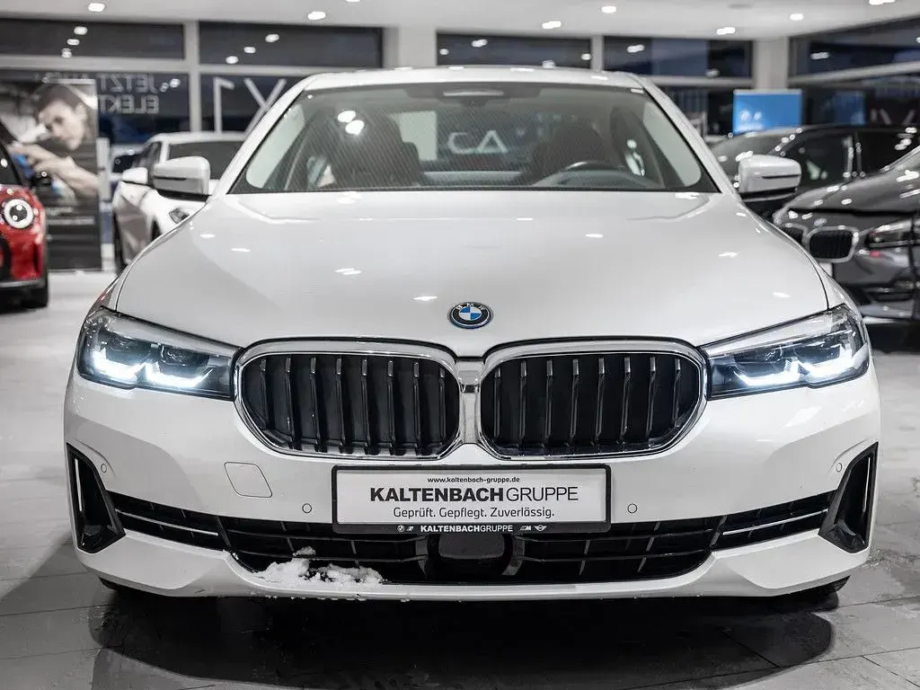 Gebraucht BMW 530 Performance 292 PS (214 kW) 2022 Weiß Limousine