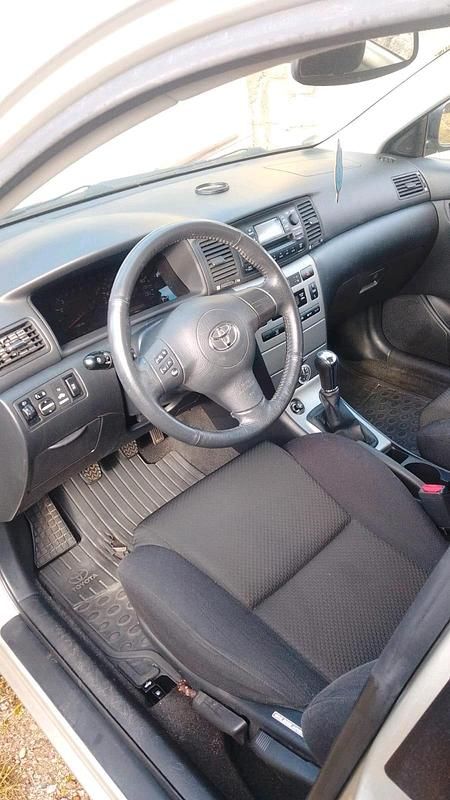 Gebraucht Toyota Corolla 110 PS (80 kW) 2005 Grau Limousine