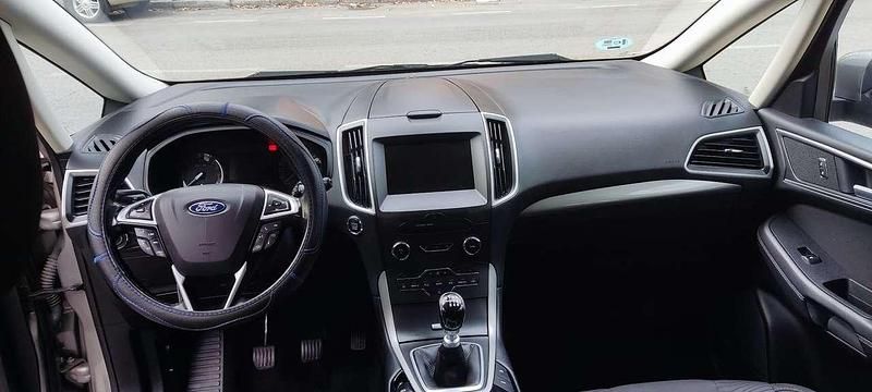 Gebraucht Ford S-MAX Titanium 150 PS (110 kW) 2018 Grau Van / Kleinbus