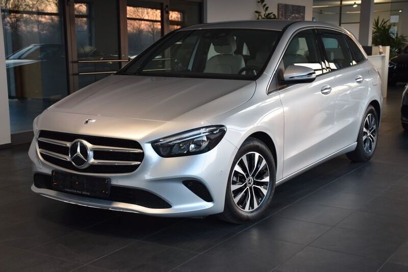 Silber Gebraucht 2022 Mercedes B200 Progressive Van / Kleinbus | 27.990 € (Fairer Preis) - Bild 1/4