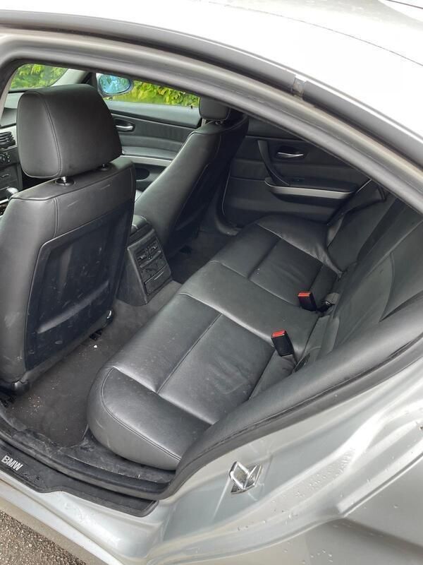 Silber Gebraucht 2005 BMW 320 Limousine | 1.950 € (Superpreis) - Bild 1/4