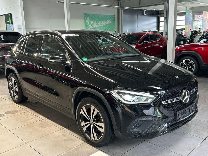 Usata Mercedes GLA200 Advanced 163 CV (119 kW) 2020 Nero SUV