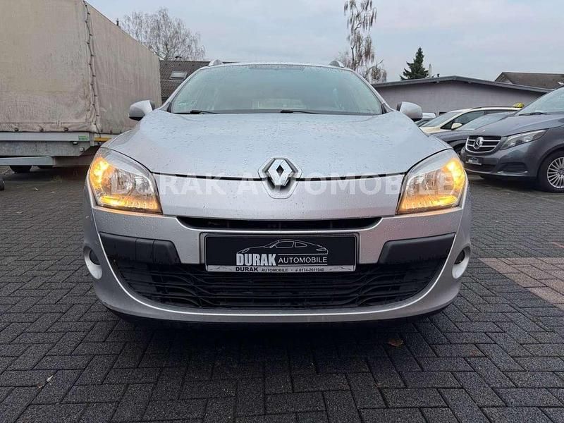 Grau Gebraucht 2012 Renault Mégane GrandTour Expression Kombi | 3.300 € (Teuer) - Bild 1/4