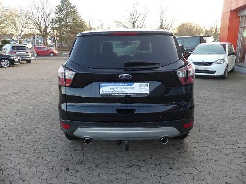 Gebraucht Ford Kuga Titanium 180 PS (132 kW) 2018 Schwarz SUV