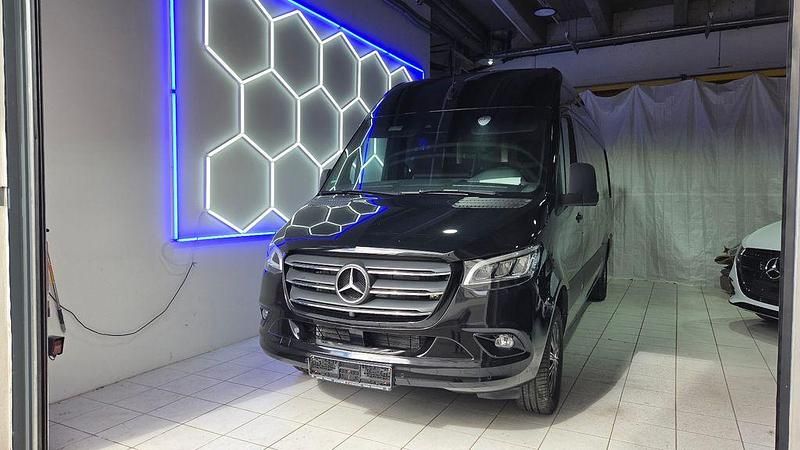 Gebraucht Mercedes Sprinter 190 PS (139 kW) 2023 Obsidianschwarz metallic Van