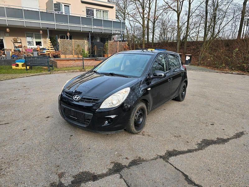 Schwarz Gebraucht 2011 Hyundai i20 Kleinwagen | 1.250 € (Superpreis) - Bild 1/4