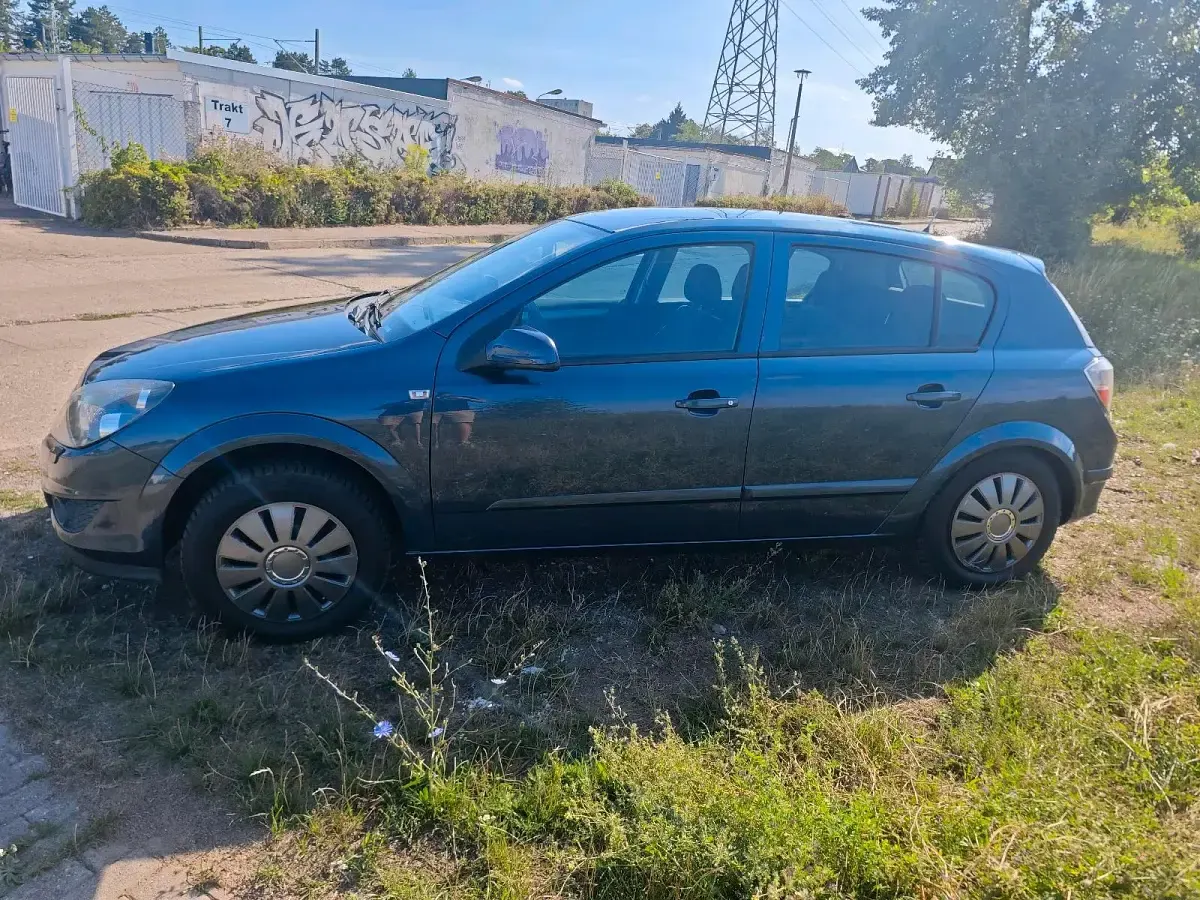 Gebraucht Opel Astra 115 PS (84 kW) 2008 Blau Limousine