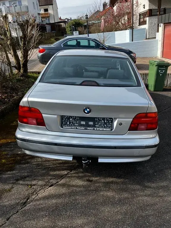 Second-hand BMW 520 150 CP (110 kW) 1999 Argintiu Berlinǎ