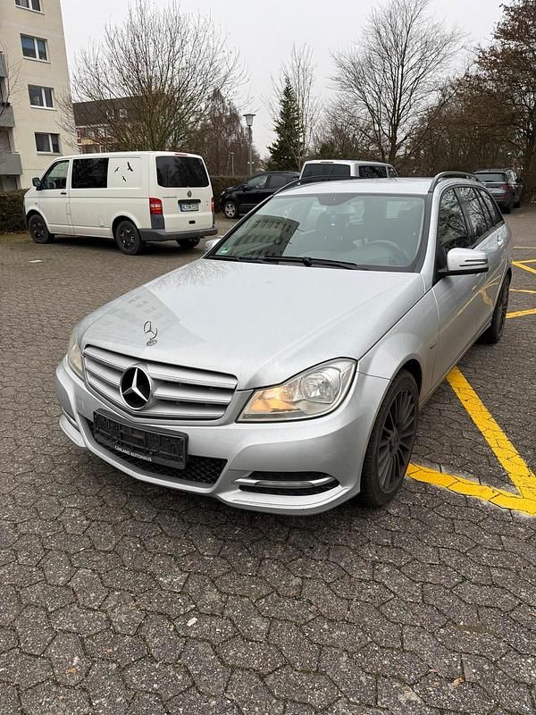 Gebraucht Mercedes C220 170 PS (125 kW) 2011 Silber Kombi