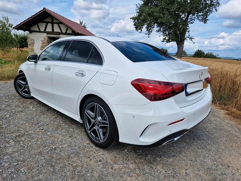 Gebraucht Mercedes A200 Advanced Plus 163 PS (119 kW) 2023 Weiß Limousine
