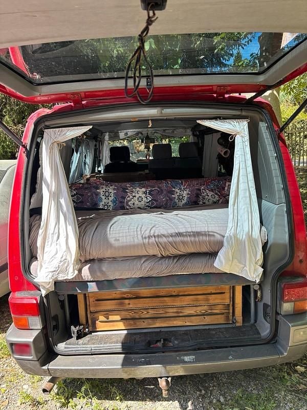 Second-hand VW T4 68 CP (50 kW) 1995 Roșu Van
