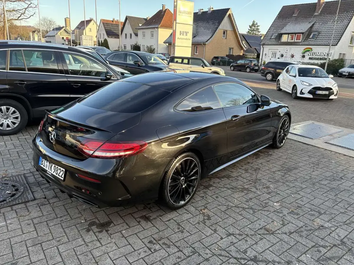 Gebraucht Mercedes C200 AMG line Plus 184 PS (135 kW) 2021 Coupé