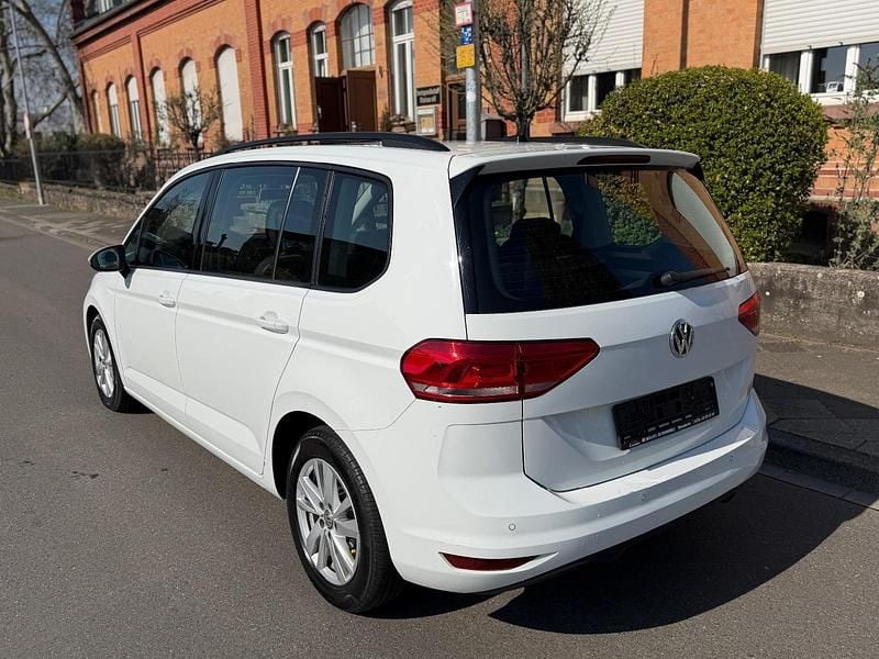 Gebraucht VW Touran 116 PS (85 kW) 2019 Weiß Van / Kleinbus