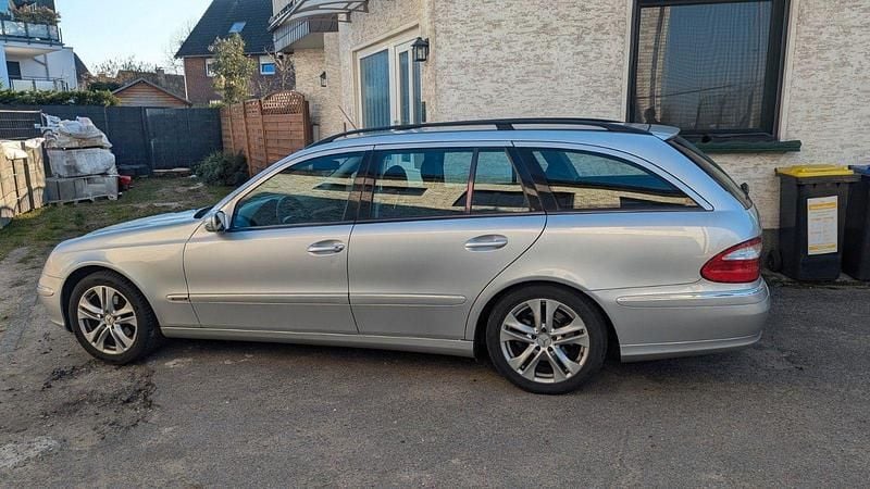Gebraucht Mercedes E240 Elegance 177 PS (130 kW) 2004 Silber Kombi