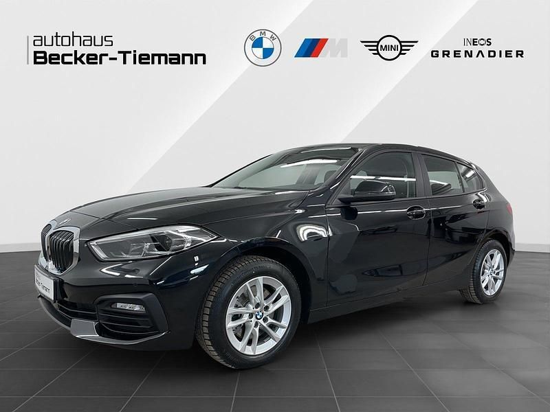 Saphirschwarz Gebraucht 2024 BMW 118 Advantage Kleinwagen | 24.966 € (Guter Preis) - Bild 1/4